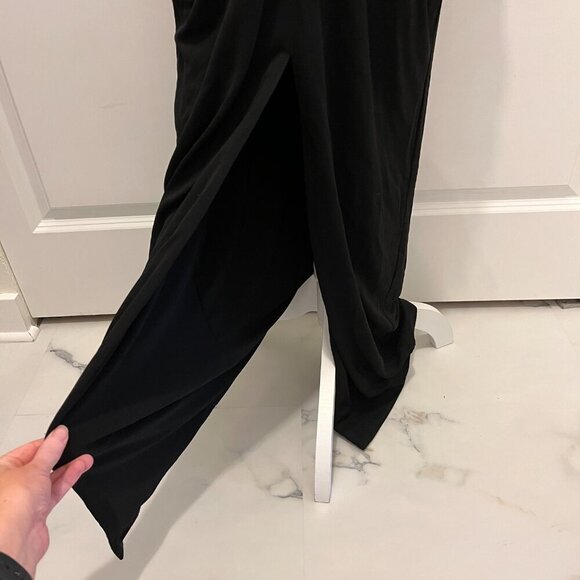 Vicky Tiel Black Strapless Long Gown with Elegant Ruching and Front Slit - Picture 6 of 16